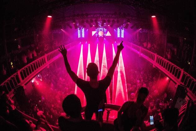 AMSTERDAM Dj Reinier Zonneveld during a performance in Paradiso The pop stage reopens its doors at full capacity Inside, visitors do not have to keep 1 5 meters away ANP PAUL BERGEN  Copyright: xHollandsexHoogtex xxANPx x433046980x