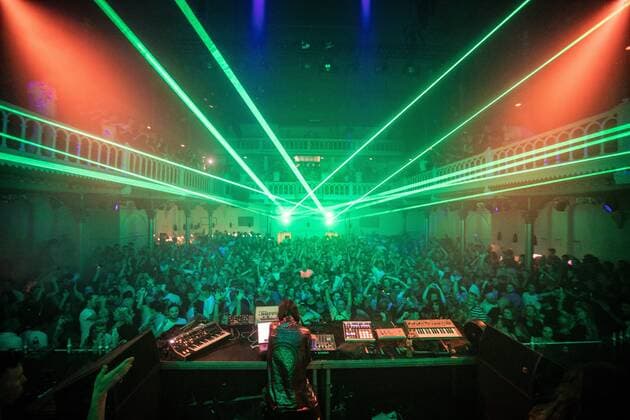 AMSTERDAM Dj Reinier Zonneveld during a performance in Paradiso The pop stage reopens its doors at full capacity Inside, visitors do not have to keep 1 5 meters away ANP PAUL BERGEN  Copyright: xHollandsexHoogtex xxANPx x433047014x