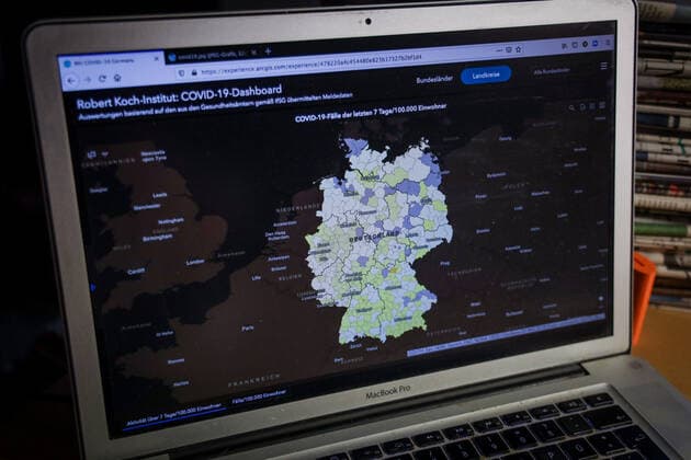 Coronavirus in Germany Covid 19 Dashboard of the Robert Koch Institute 26 06 2021 Robert Koch Institute 7 days Incidence 5.9 7 days Number of cases 4 924 COVID 19 cases 3 726 172 Addition of 592 compared to the previous day COVID 19 deaths 90 746 Addition of 68 compared to the previous day