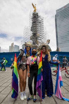 XLIII Edition Of LGBT+ Pride March In Mexico MEXICO CITY, MEXICO - JUNE 26: A person of LGBT community holds a rainbow flag while takes part during the XLIII annual pride LGBT+ march on the main avenue demanding equality, in response to the injustice that trans+ people are facing in their daily life in all over the world. Thousands of Lesbian, Gay, Bisexual and Transsexual (LGBT) join the Pride march around the world. On June 26, 2021 in Mexico City, Mexico. Copyright: xRicardoxFloresx EYEPIXGROUP_RFE_26062021_9616