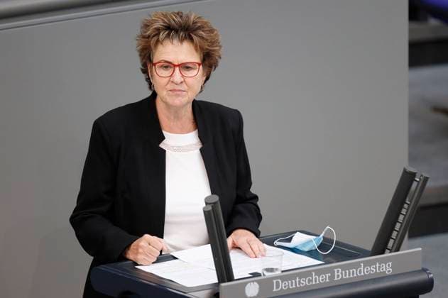 Sabine Zimmermann in der 237. Sitzung des Deutschen Bundestages im Reichstagsgebäude. Berlin, 25.06.2021 *** Sabine Zimmermann at the 237 session of the German Bundestag in the Reichstag building Berlin, 25 06 2021 Foto:xC.xHardtx xFuturexImage