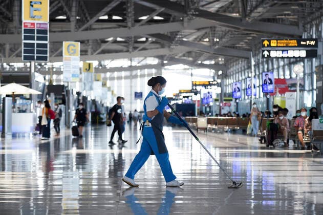 Thailand Plans To Reopen To Vaccinated Foreign Tourists A cleaning worker wearing protective masks cleans at the Suvarnabhumi International Airport amid a new wave of the coronavirus disease (COVID-19) pandemic in Bangkok, Thailand, 27 June 2021. Bangkok Thailand laowilas-notitle210627_npArF  Copyright: xAnusakxLaowilasx