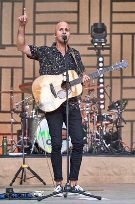 Milow live as part of the concert series Back on Stage at the Gilde Parkbühne Hannover, 27 06 2021 Foto:xU.xStammx xFuturexImage