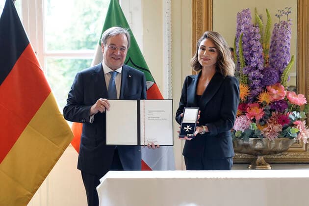 Armin Laschet awards the Order of Merit of North Rhine-Westphalia to Nazan Eckes from Cologne Current, 28 06 2021, Duesseldorf, Armin La