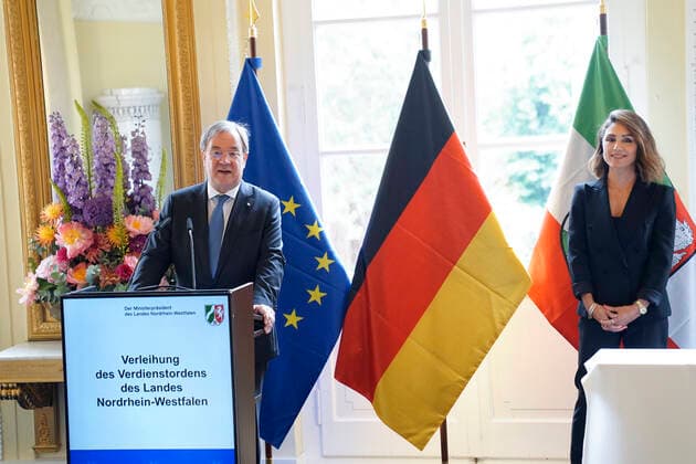 Armin Laschet awards the Order of Merit of North Rhine-Westphalia to Nazan Eckes from Cologne Current, 28 06 2021, Duesseldorf, Armin La