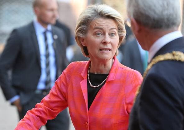 28 06 2021 Frankfurt am Main, Römer European Banker of the Year 2019 Honouring of Werner Hoyer, President of the European Investment Bank EIB Picture shows EU Commission President von der Leyen arriving at the Römer. HP