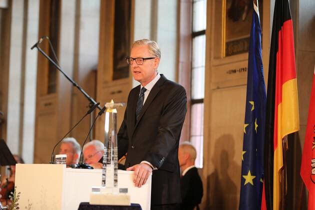 28 06 2021 Frankfurt am Main, Römer European Banker of the Year 2019 Honouring of Werner Hoyer, President of the European Investment Bank EIB Picture shows City Councillor Markus Frank welcoming the guests. HP