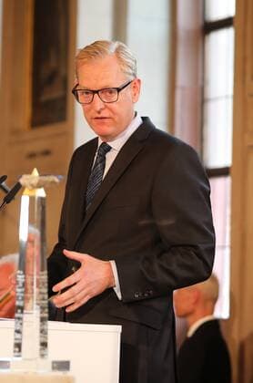 28 06 2021 Frankfurt am Main, Römer European Banker of the Year 2019 Honouring of Werner Hoyer, President of the European Investment Bank EIB Picture shows City Councillor Markus Frank welcoming the guests. HP