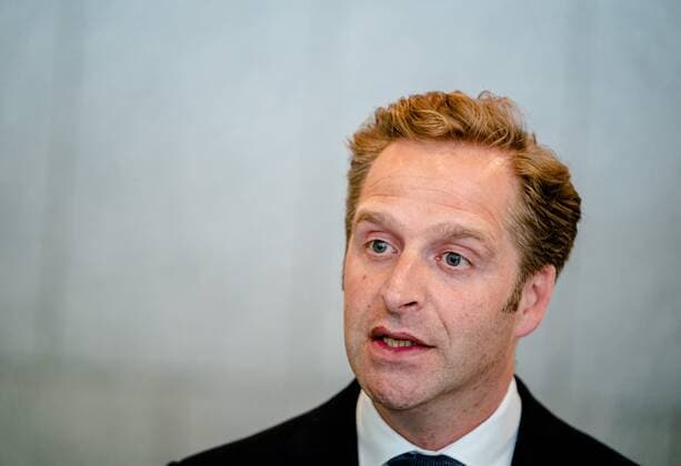 THE HAGUE Outgoing Minister Hugo de Jonge of Health, Welfare and Sport CDA during the weekly question time in the House of Representatives ANP BART SIZE  Copyright: xHollandsexHoogtex xxANPx x433184354x