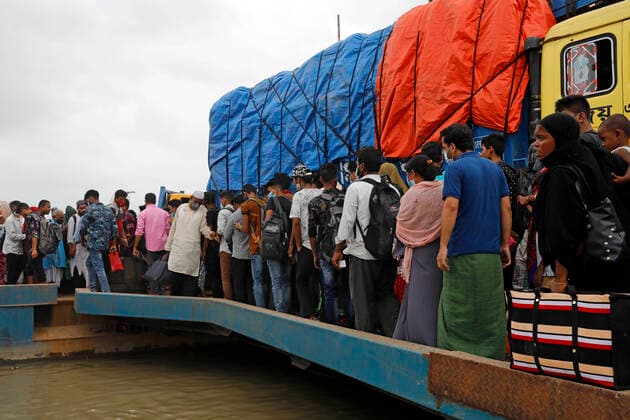 COVID-19 Coronavirus Emergency In Bangladesh People board an overcrowded ferry as they go home a day before a countrywide lockdown is imposed in Munshiganj near of Dhaka, Bangladesh on June 30, 2021. Dhaka Bangladesh salahuddin-notitle210630_npDmP  Copyright: xKazixSalahuddinxRazux