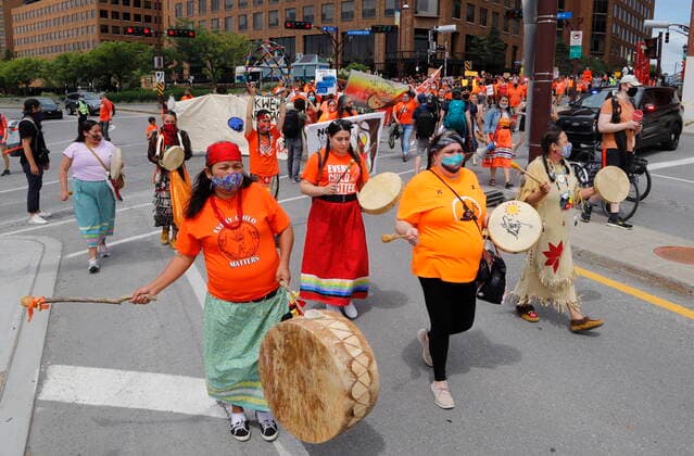 July 1, 2021, Gatineau, QC, Canada: Protesters march to Parliament Hill in Gatineau at a Cancel Canada Day protest in response to the discovery of unmarked indigenous graves at residential schools on Thursday, July 1, 2021. Gatineau Canada  - ZUMAc35_ 20210701_zaf_c35_092 Copyright: xPatrickxDoylex