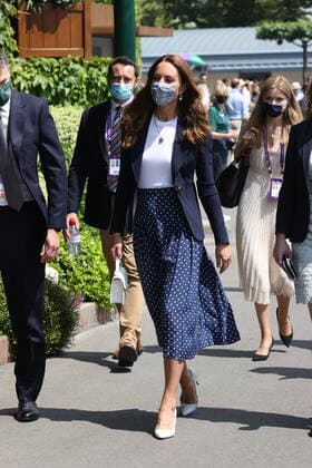 . 02 07 2021. London, United Kingdom. Kate Middleton, The Duchess of Cambridge, on day five of the Wimbledon Tennis Championships in London.  xStephenxLockx xi-Imagesx IIM-22344-0003