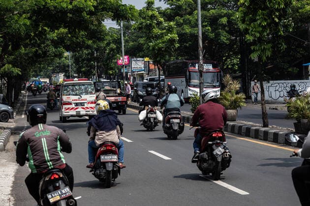 Virus Outbreak Indonesia The atmosphere of the implementation of restrictions on emergency community activities in Jakarta. Indonesia has started implementing restrictions on emergency community activities from July 03 to July 20, 2021 on the islands of Java and Bali to prevent the spread of COVID-19. However, the implementation of the restrictions on emergency community activities can only be seen on the sudirman-thamrin - Jakarta protocol road. Meanwhile, in other places, there are no visible restrictions on emergency community activities. Jakarta Jakarta Indonesia husni-theuneve210703_npQKg  Copyright: xDonalxHusnix