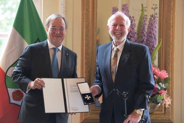 State Premier Armin LASCHET honours Prof Dr Dr Ernst Ulrich von WEIZSAECKER, scientist and honorary president of the Club of Rome, , State Premier Armin Laschet honours citizens of North Rhine-Westphalia for their extraordinary commitment to society with the Order of Merit of the State, award of the Order of Me