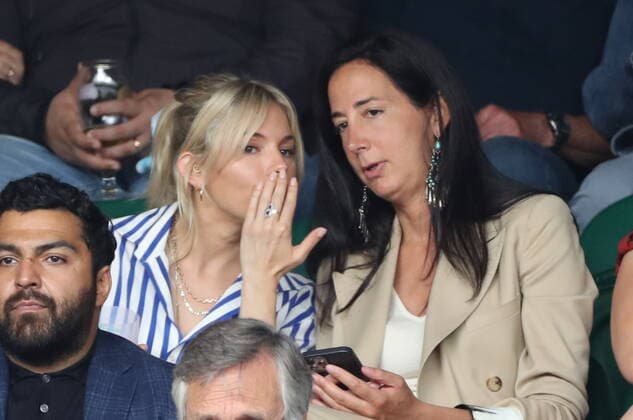 . 05 07 2021. London, United Kingdom. Sienna Miller on day seven of the Wimbledon Tennis Championships in London.  xStephenxLockx xi-Imagesx IIM-22357-0004