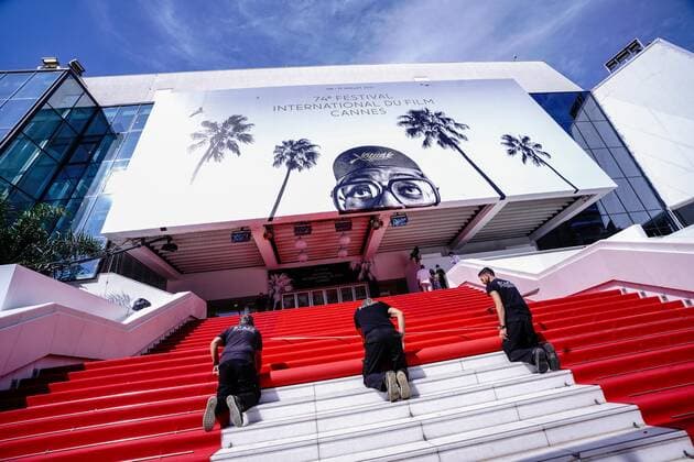 Pose du tapis rouge - Red Carpet CELEBRITES : 74 eme Festival de Cannes - Pose du tapis rouge - Cannes - 06 07 2021 NorbertScanella PanoramiC 