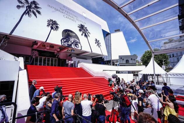 Entertainment Bilder des Tages Pose du tapis rouge - Red Carpet CELEBRITES : 74 eme Festival de Cannes - Pose du tapis rouge - Cannes - 06 07 2021 NorbertScanella PanoramiC 