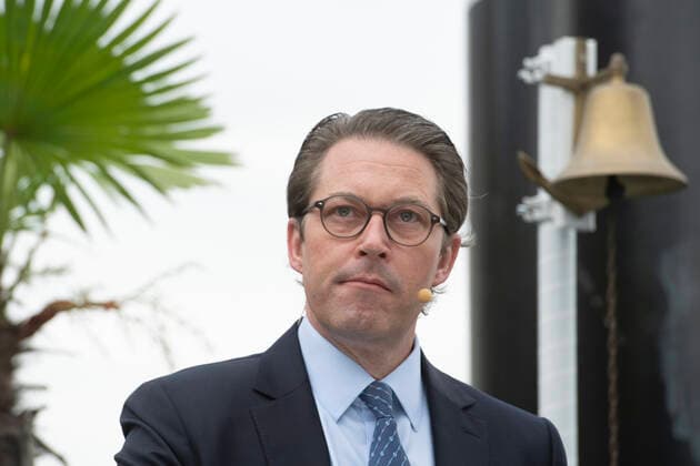 Andreas SCHEUER, CSU, Bundesverkehrsminister, Portraet, Porträt, Portrait, Angeschnittenes Einzelbild, Einzelmotiv, Vorstellung des Aktionsplans Westdeutsche Kanaele Ð Nordrhein-Westfalen: mehr Gueter aufs Schiff verlagern. MS Allegra am Rheinufer Duesseldorf am 02.07.2021, *** Andreas SCHEUER, CSU, Federal Minister of Transport, portrait, portrait, cropped single image, single motif, presentation of the action plan West German Canals Ð North Rhine Westphalia shift more goods to the ship MS Allegra on the Rhine bank Duesseldorf on 02 07 2021,