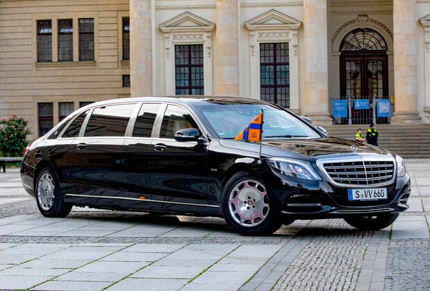 06-07-2021 Contraprestatie Queen Maxima and King Willem-Alexander arriving in the royal limousine for the counter performance with the Royal Concertgebouw Orchestra at the Konzerthaus in Berlin on the 2nd day of the statevisit to Berlin, Germany. Â  Copyright: xPPEx