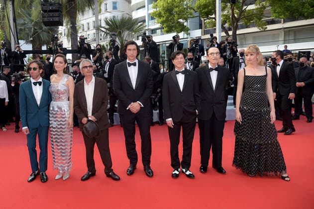 Entertainment Bilder des Tages 74th Cannes Film Festival 2021, Red Carpet film : ˜Annette™ and Opening ceremony. Pictured: Leos Carax, Marion Cotillard, Adam Driver, Angele, Simon Helberg, The Sparks, Ron Mael, Russel Mael  Copyright: xAlbertoxTerenghi Cannesx2021x xIx xCannesxpoolx