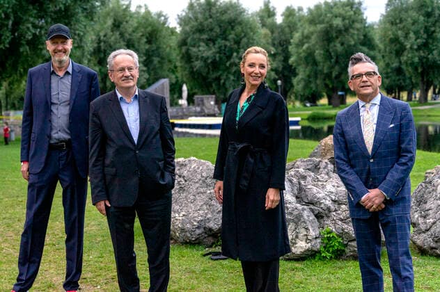 Peter von Schall Riaucour, Christian Ude, Diana Iljine and Götz Alsmann at the award ceremony of the Margot Hielscher Prize to Franka Potente at the 38 Filmfest München 2021 at the Open Air Kino am Olympiasee Munich, 06 07 2021 Foto:xN.xKolinzx xFuturexImage