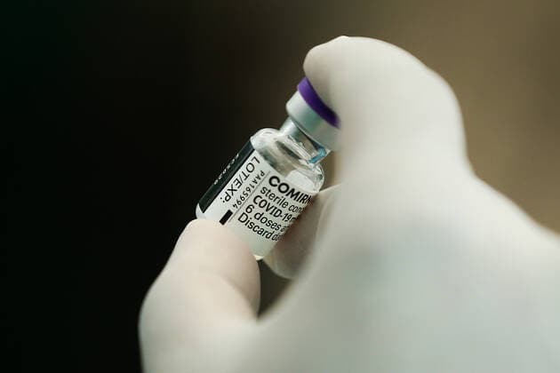 July 7, 2021, colombo, Sri Lanka: A Sri Lankan Army Medical officer prepares to administers a dose of Pfizer-BioNTech COVID-19 Vaccine at Army Hospital vaccination site in Colombo, Sri Lanka, July 7, 2021. Sri Lankan health authorities on Wednesday began rolling out doses of the Pfizer vaccine for those who have received only the first dose of the AstraZeneca vaccine colombo Sri Lanka. - ZUMAd152 20210707_znp_d152_009 Copyright: xPradeepxDambaragex
