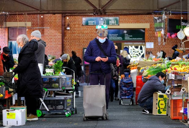 VICTORIA CORONAVIRUS COVID19, People are seen at Queen Victoria Market in Melbourne, Thursday, July 8, 2021. Victoria has gone an eighth consecutive day without recording a locally acquired case of coronavirus. ( NO ARCHIVING, EDITORIAL USE ONLY, NO USE IN BOOKS WITHOUT CONSENT MELBOURNE VIC AUSTRALIA  Copyright: xLUISxASCUIx 20210708001555669711
