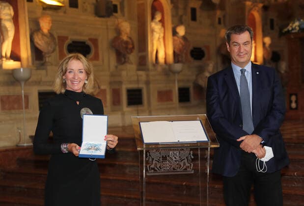 Award of the Bavarian Order of Merit 2020 in the Antiquarium of the Munich Residence by the Bavarian Prime Minister Dr Markus Söder Prime Minister Dr Markus Söder awards the Bavarian Order of Merit to Michaela Gerg, Munich Bavaria Germany Antiquarium of the Munich Residence