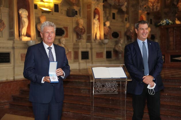 Award of the Bavarian Order of Merit 2020 in the Antiquarium of the Munich Residence by the Bavarian Prime Minister Dr Markus Söder Prime Minister Dr Markus Söder awards the Bavarian Order of Merit to Dieter Reiter Lord Mayor of Munich, Munich Bavaria Germany Antiquarium of the Munich Residence