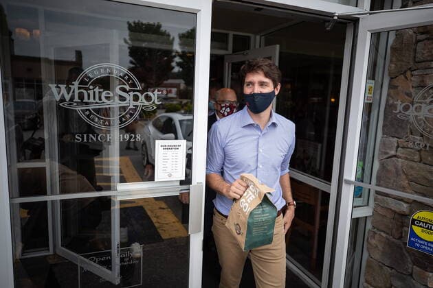 July 8, 2021, Coquitlam, BC, Canada: Prime Minister Justin Trudeau picks up his lunch from a White Spot restaurant in Coquitlam, B.C., on Thursday, July 8, 2021. Coquitlam Canada  - ZUMAc35_ 20210708_zaf_c35_035 Copyright: xDarrylxDyckx