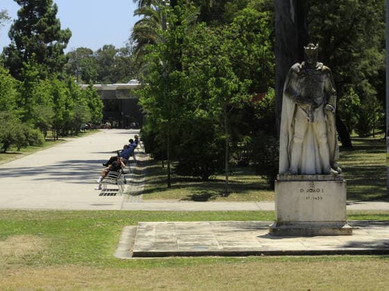July 8, 2021, Lisbon, Portugal: Movement of people in Campo Grande Garden, considered the largest garden in downtown Lisbon, on Thursday (8). Park, which has a lake and space for sports, was inaugurated in 1950.  Copyright: xEdsonxdexSouzax