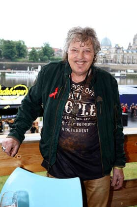 Dieter Hertrampf of the Puhdys at the 15 Hope anniversary concert at the area of the Filmnächte am Königsufer Dresden Dresden, 07 08 2021 Foto:xM.xWehnertx xFuturexImage
