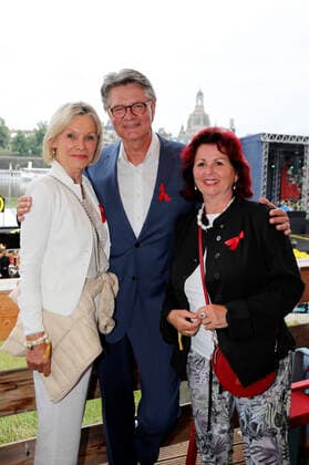 Ulrike Escher, Peter Escher and Viola Klein at the 15 Hope anniversary concert at the area of the Filmnächte am Königsufer Dresden Dresden, 07 08 2021 Foto:xM.xWehnertx xFuturexImage