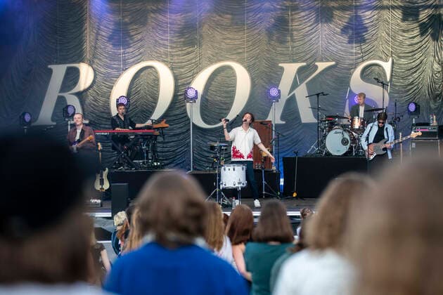 Finn Schwieters, Jonathan Wischniowski, Frederik Rabe, Finn Thomas und Luca Göttner Giant Rooks live beim Picknick Konzert auf der Zoopark Festwiese. Erfurt, 08.07.2021 Foto:xM.xKremerx xFuturexImage