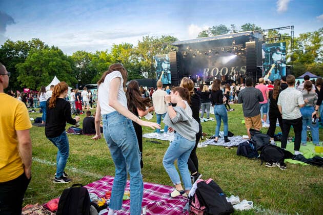 Audience at Giant Rooks live at the picnic concert at Zoopark Festwiese Erfurt, 08 07 2021 Foto:xM.xKremerx xFuturexImage