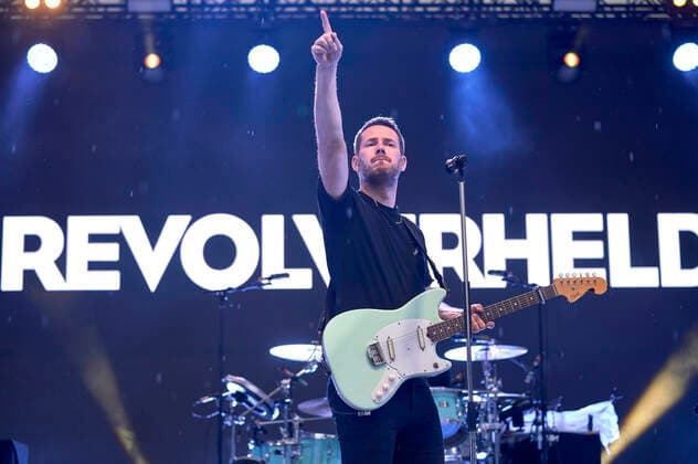 Johannes Strate of Revolverheld live as part of the concert series Back on Stage at the Gilde Parkbühne Hannover, Foto:xU.xStammx xFuturexImage