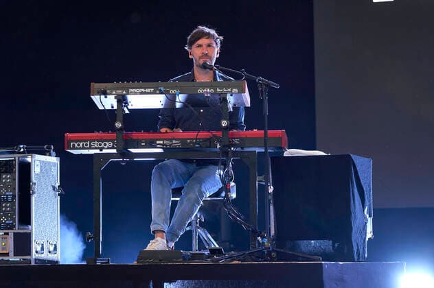Arne Straube from Revolverheld live as part of the concert series Back on Stage at the Gilde Parkbühne Hannover, Foto:xU.xStammx xFuturexImage