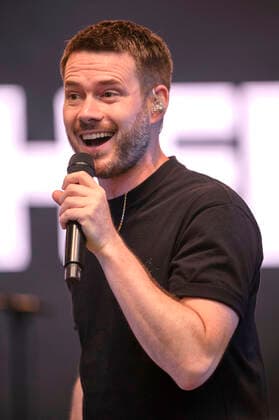 Johannes Strate of Revolverheld live as part of the concert series Back on Stage at the Gilde Parkbühne Hannover, Foto:xU.xStammx xFuturexImage