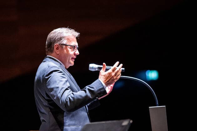 * OUT of AUT - Keine Weitergabe an Drittanbieter