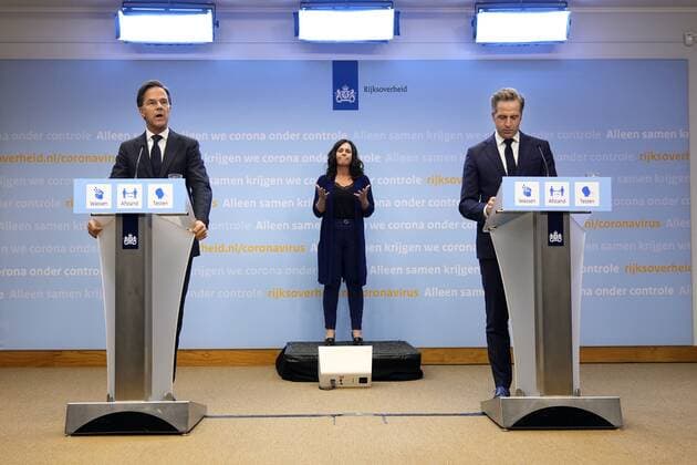 THE HAGUE Outgoing Prime Minister Mark Rutte and outgoing corona minister Hugo de Jonge during an extra press conference The cabinet is concerned about the sharp increase in the number of positive corona infections ANP PHIL NIJHUIS  Copyright: xHollandsexHoogtex xxANPx x433628170x