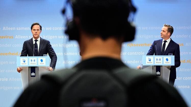 THE HAGUE Outgoing Prime Minister Mark Rutte and outgoing Minister Hugo de Jonge of Health, Welfare and Sport CDA during an extra press conference The cabinet is concerned about the sharp increase in the number of positive corona infections ANP PHIL NIJHUIS  Copyright: xHollandsexHoogtex xxANPx x433630419x