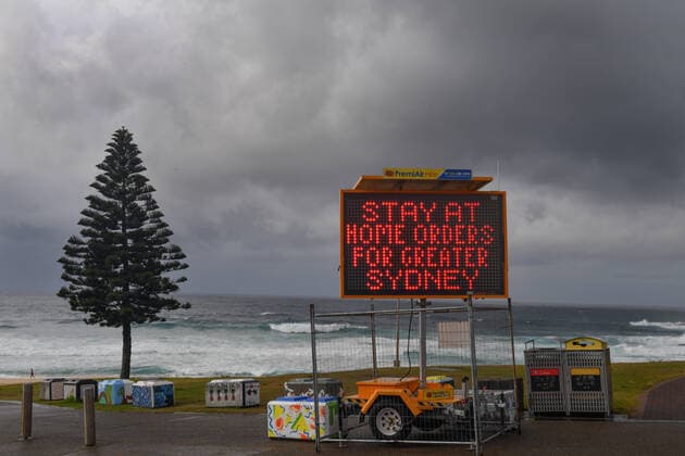 NSW COVID19 LOCKDOWN RESTRICTIONS, A Covid warning sign is seen at Bondi Beach in Sydney, Saturday, July 10, 2021. Tough new restrictions are now in place for Greater Sydney after another spike in COVID-19 cases. ( NO ARCHIVING, EDITORIAL USE ONLY, NO USE IN BOOKS WITHOUT CONSENT SYDNEY NSW AUSTRALIA  Copyright: xMICKxTSIKASx 20210710001556172084