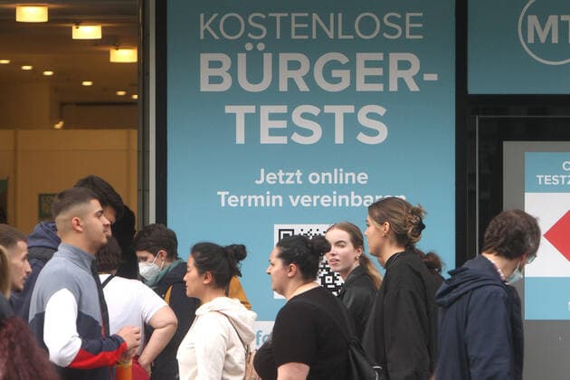 Test center of MT Medicare Test center with free citizen tests on the premises of the Galeria Kaufhof Karstadt store in the pedestrian zone and shopping street Zeil in the city center of Frankfurt, Hesse, Germany