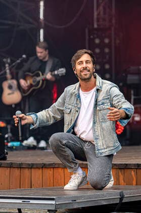 Max Giesinger live at the Endlich Akustik Open Air concert at the open air stage Junge Garde Dresden, 09 07 2021 Foto:xM.xWehnertx xFuturexImage