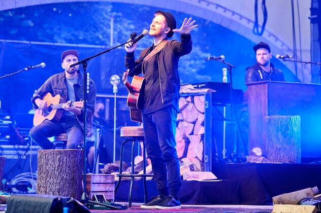 Johannes Oerding live as part of the concert series Back on Stage at the Gilde Parkbühne Hannover, 09 07 2021 Foto:xU.xStammx xFuturexImage