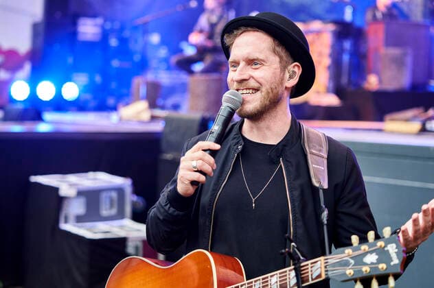 Johannes Oerding live as part of the concert series Back on Stage at the Gilde Parkbühne Hannover, 09 07 2021 Foto:xU.xStammx xFuturexImage