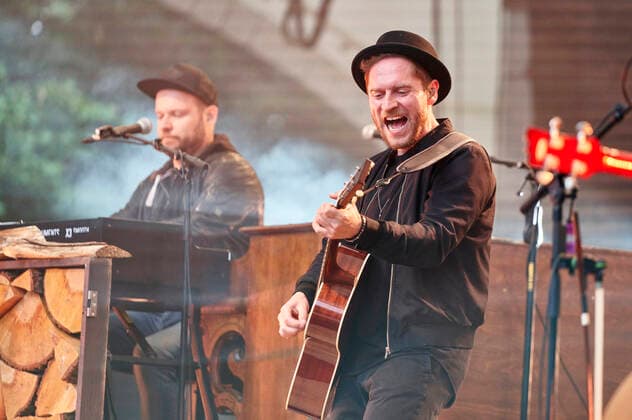 Johannes Oerding live as part of the concert series Back on Stage at the Gilde Parkbühne Hannover, 09 07 2021 Foto:xU.xStammx xFuturexImage
