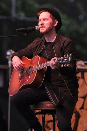 Johannes Oerding live as part of the concert series Back on Stage at the Gilde Parkbühne Hannover, 09 07 2021 Foto:xU.xStammx xFuturexImage