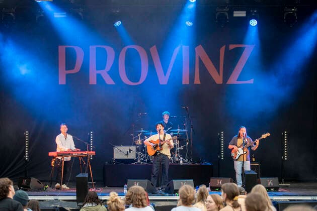 Robin Schmid, Vincent Waizenegger, Leon Sennewald and Moritz Bösing from Provinz live at the picnic concert at the Zoopark Festwiese Erfurt, 11 07 2021 Foto:xM.xKremerx xFuturexImage