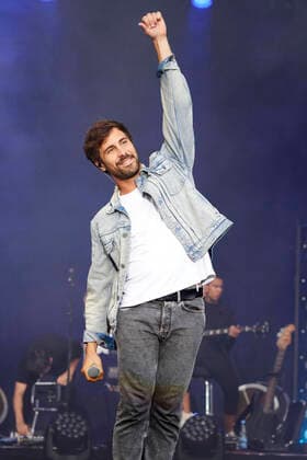 Max Giesinger live as part of the concert series Back on Stage at the Gilde Parkbühne Hannover, 11 07 2021 Foto:xU.xStammx xFuturexImage